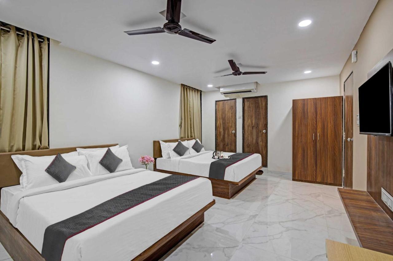 Collection O Infini Palace Surat Exterior foto